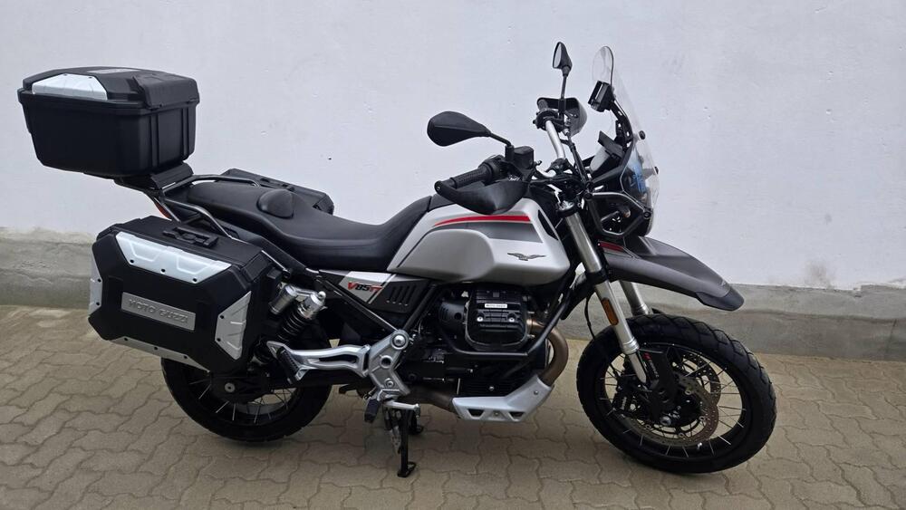 Moto Guzzi V85 TT Travel (2021 - 23)