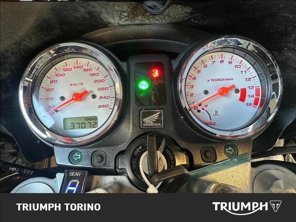 Honda Hornet 600 (2005 - 06) (3)