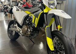 Husqvarna 701 Supermoto (2022) usata