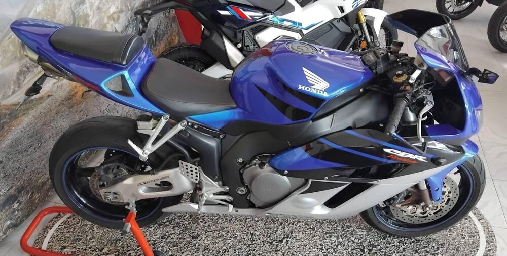 Honda CBR 1000 RR Fireblade (2006 - 07) (2)