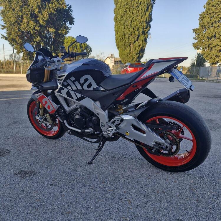 Aprilia Tuono V4 Factory (2015 - 17) (4)