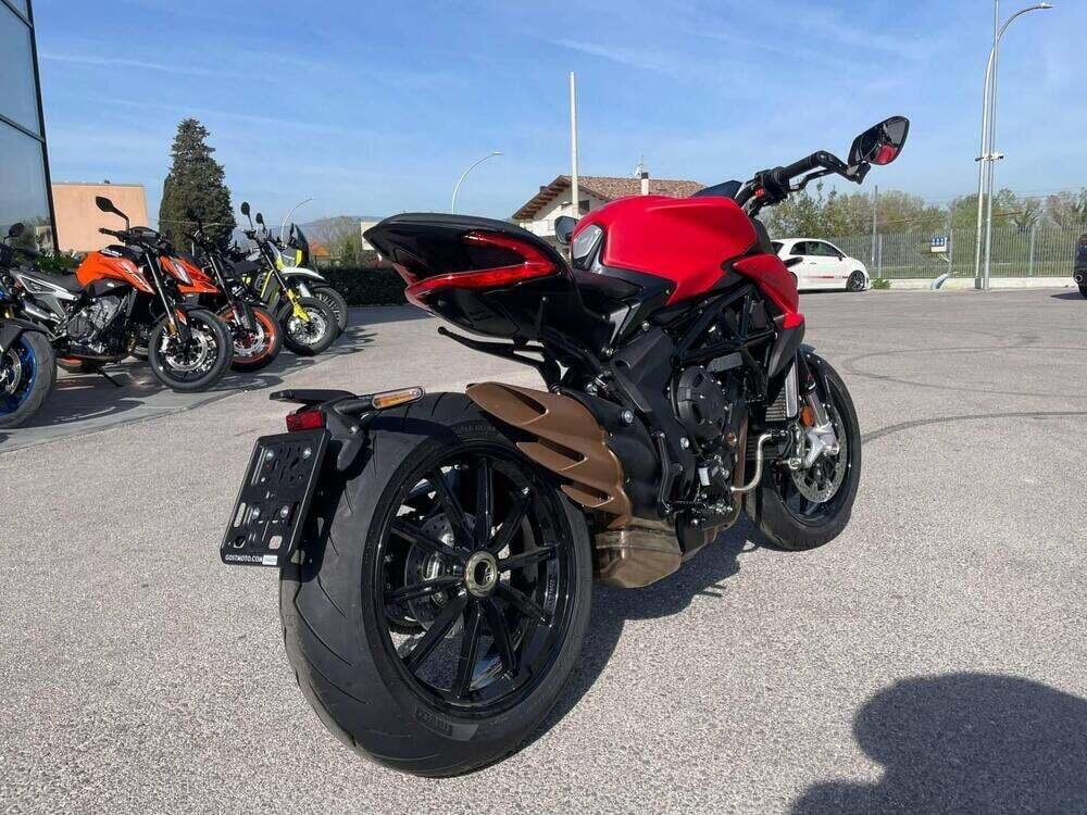 MV Agusta Dragster 800 R (2023 - 25) (4)