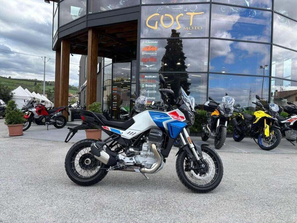 Moto Guzzi Stelvio Duecento Tributo (2025)