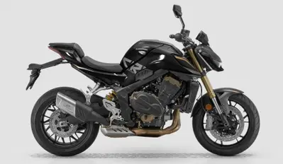QJMotor SRK 800 Dark Edition: look accattivante e super prezzo, ma solo in Francia!