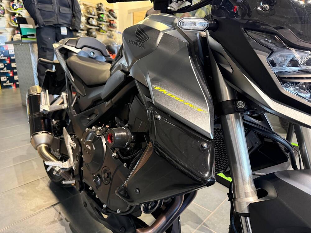 Honda CB 750 Hornet (2023 - 24) (2)