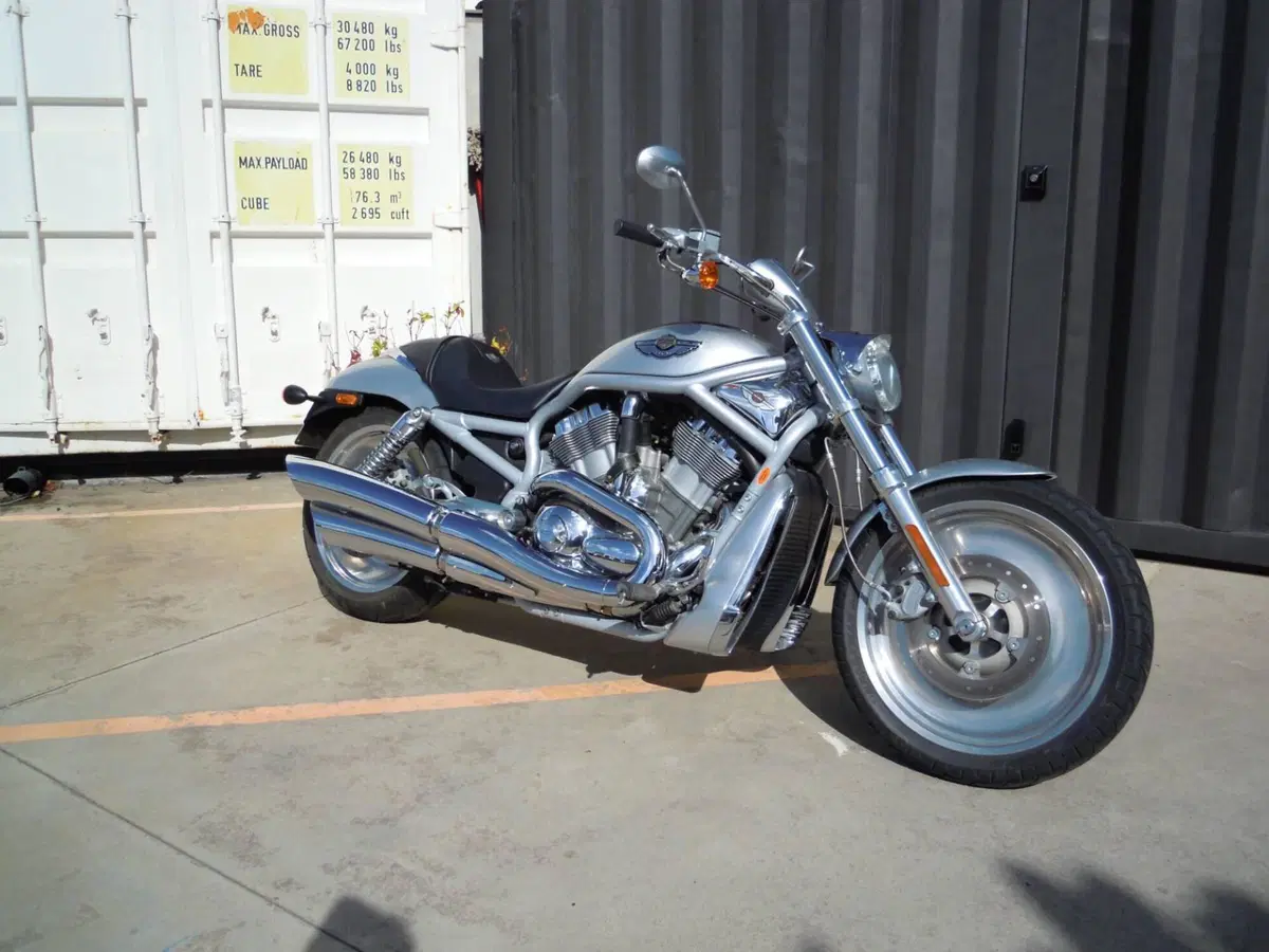 Harley-Davidson 1130 V-Rod (2002 - 05) - VRSCA (3)