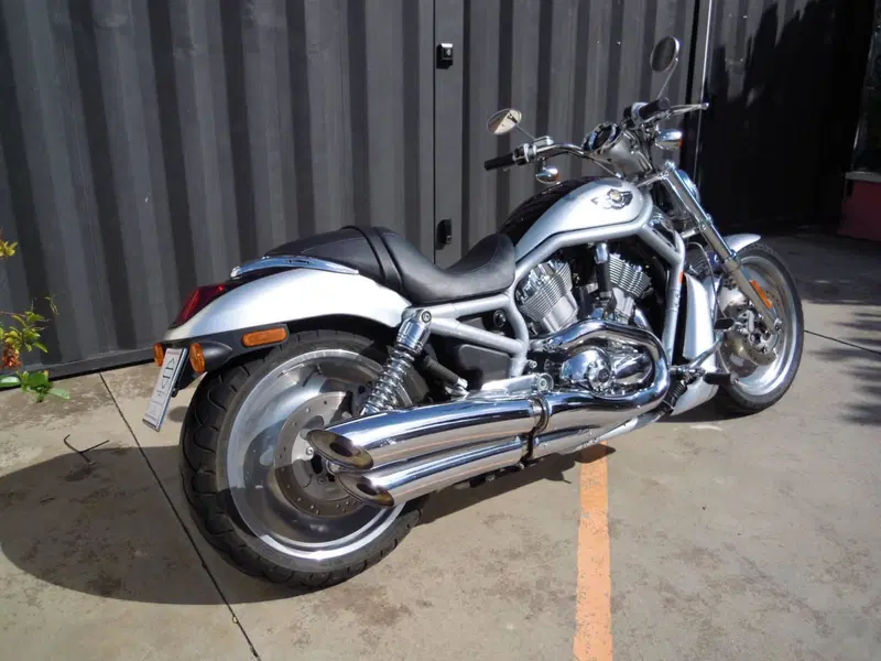 Harley-Davidson 1130 V-Rod (2002 - 05) - VRSCA (12)