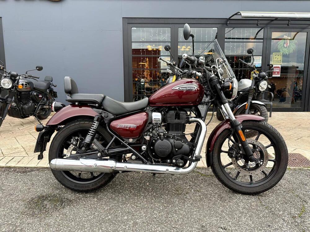 Royal Enfield Meteor 350 Stellar (2021 - 25) (4)