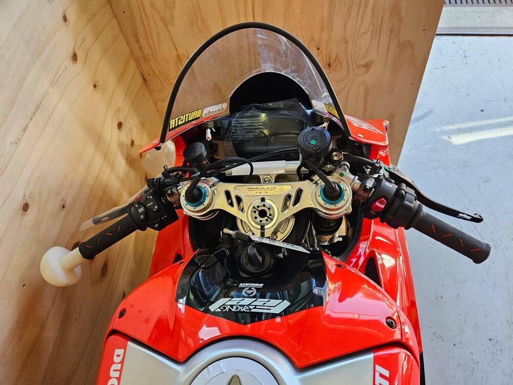 Ducati Panigale V4 Bautista 2022 World Champion Replica (2023) (4)