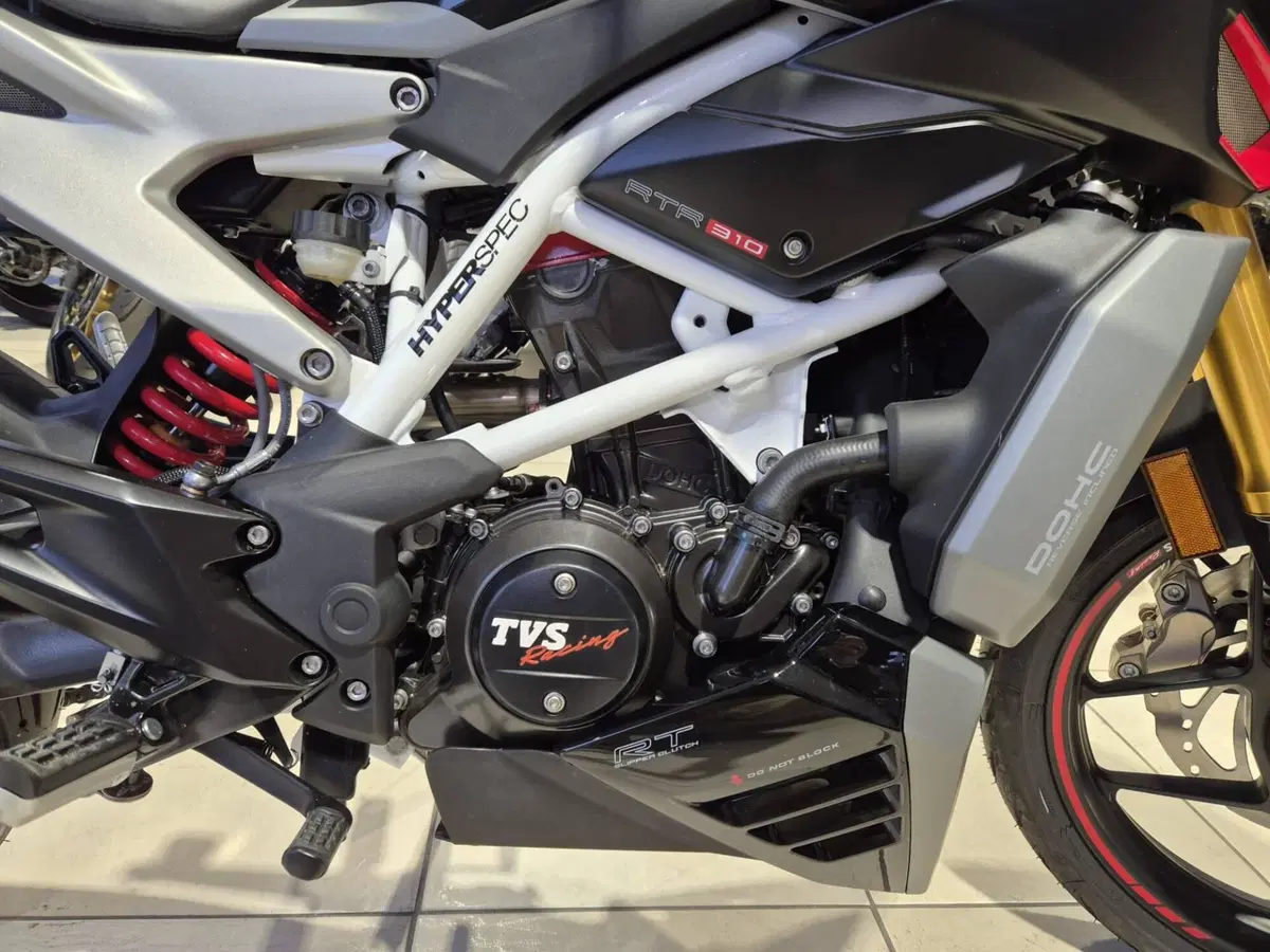 TVS Motor RTR 310 (2024 - 26) (13)