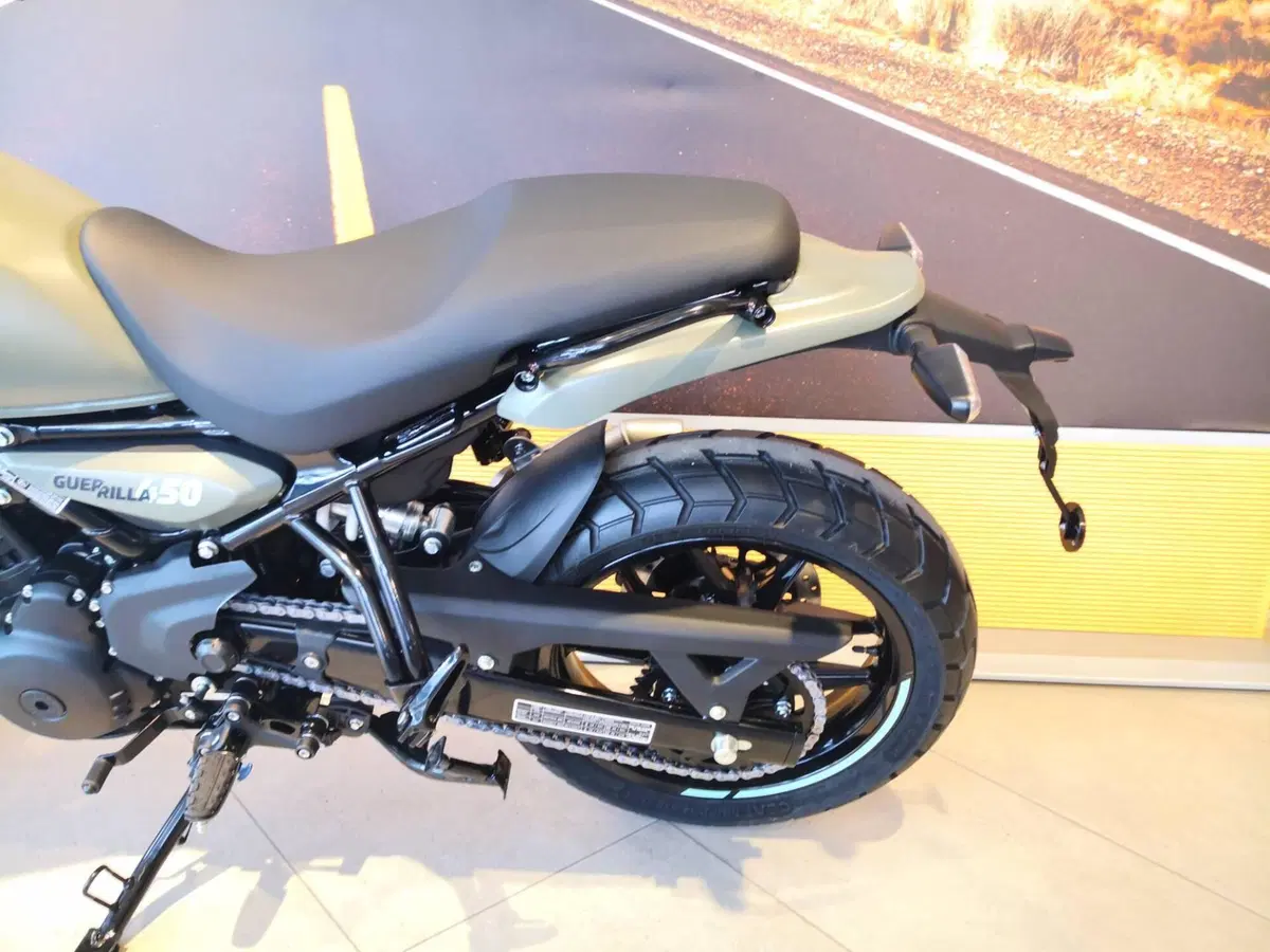 Royal Enfield Guerrilla 450 (2024 - 26) (9)