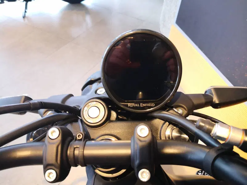 Royal Enfield Guerrilla 450 (2024 - 26) (12)