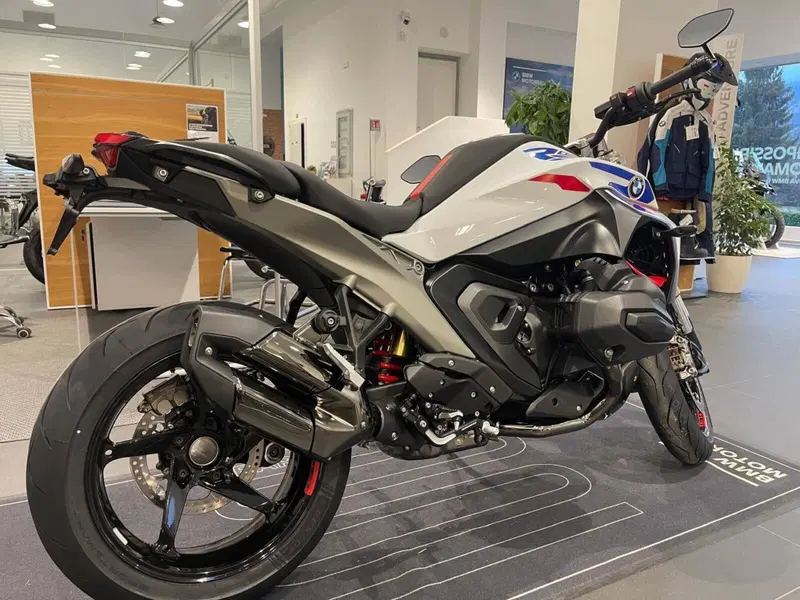 Bmw R 1300 R (2026) (2)