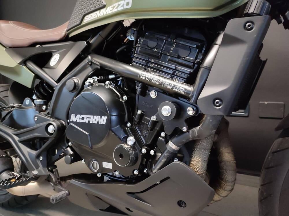Moto Morini SEIEMMEZZO SCR (2022 - 25) (3)
