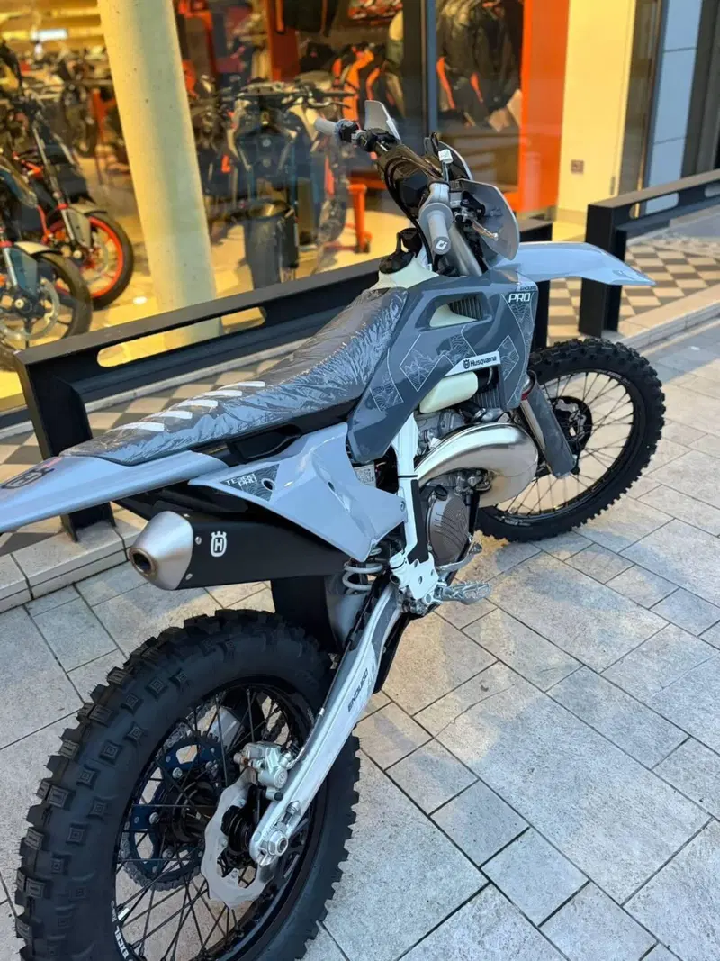 Husqvarna TE 300 Pro (2026) (3)