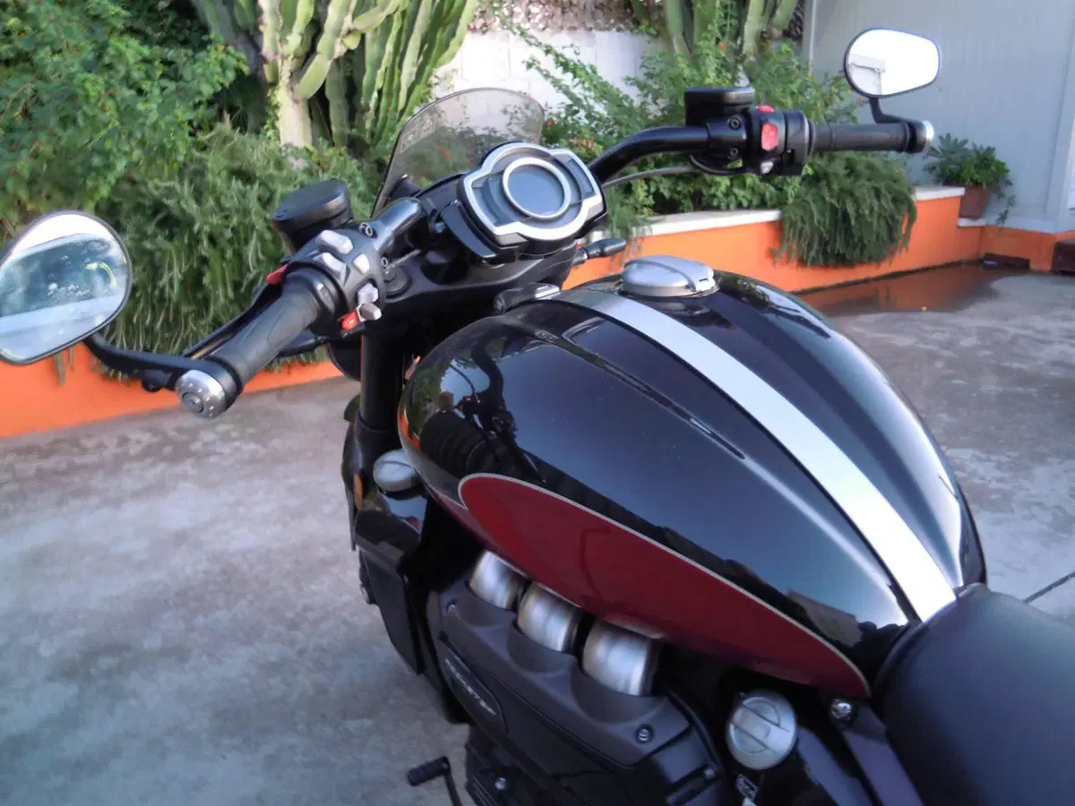 Triumph Rocket 3 Storm GT (2024 - 26) (8)