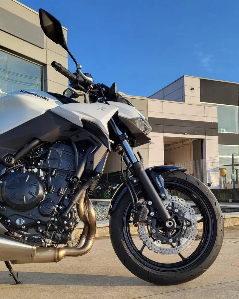 Kawasaki Z 650 (2025 - 26) (5)