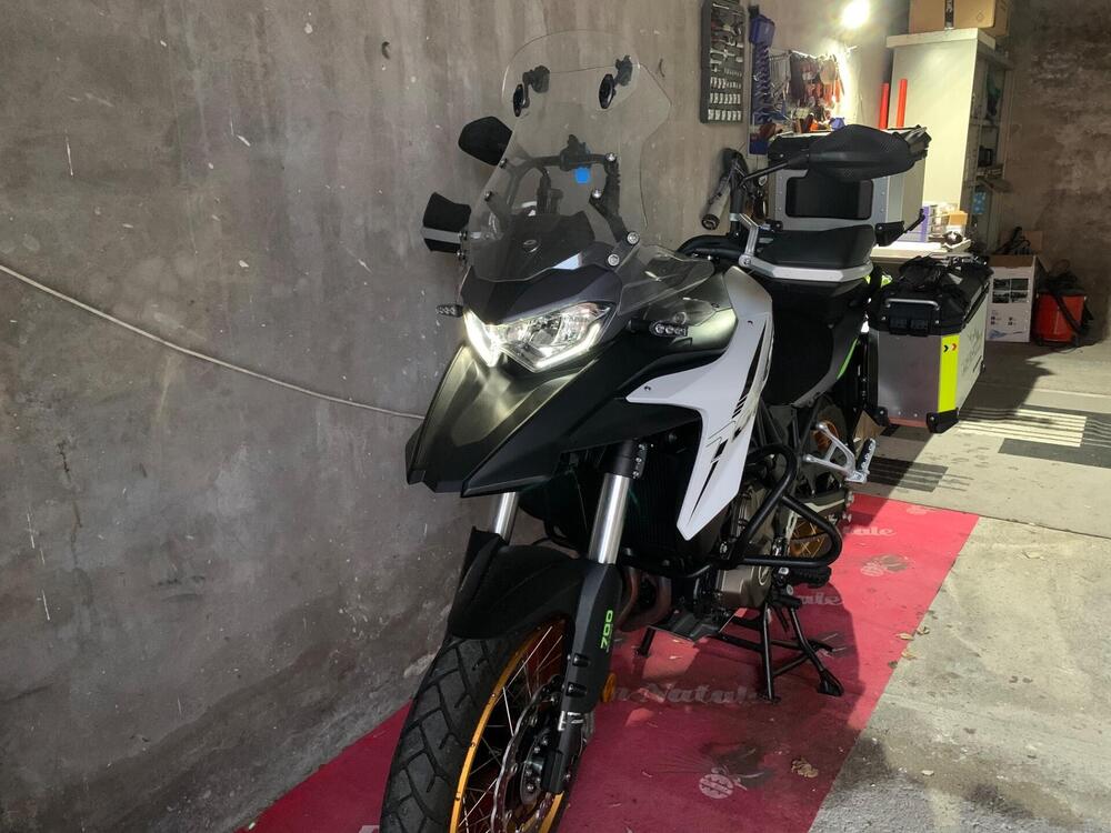 QJ Motor SRT 700 X (2024 - 25)