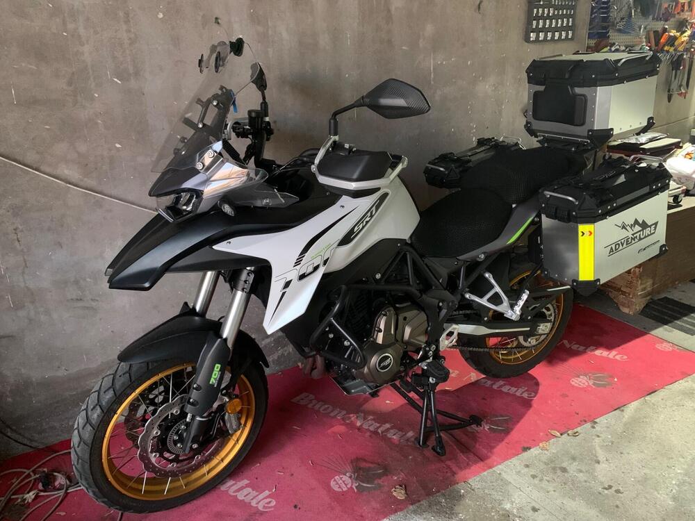 QJ Motor SRT 700 X (2024 - 25) (2)