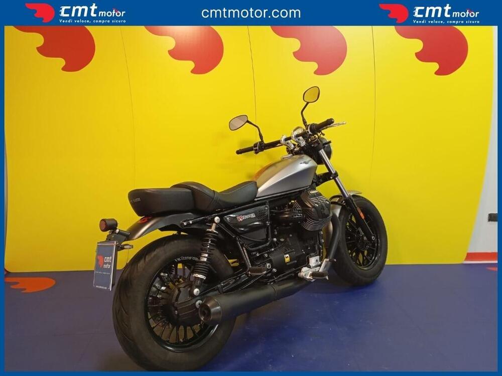Moto Guzzi V9 Bobber (2016 - 18) (4)