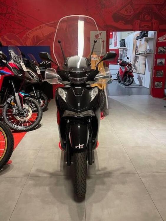 Honda SH 150i (2024 - 25) (3)