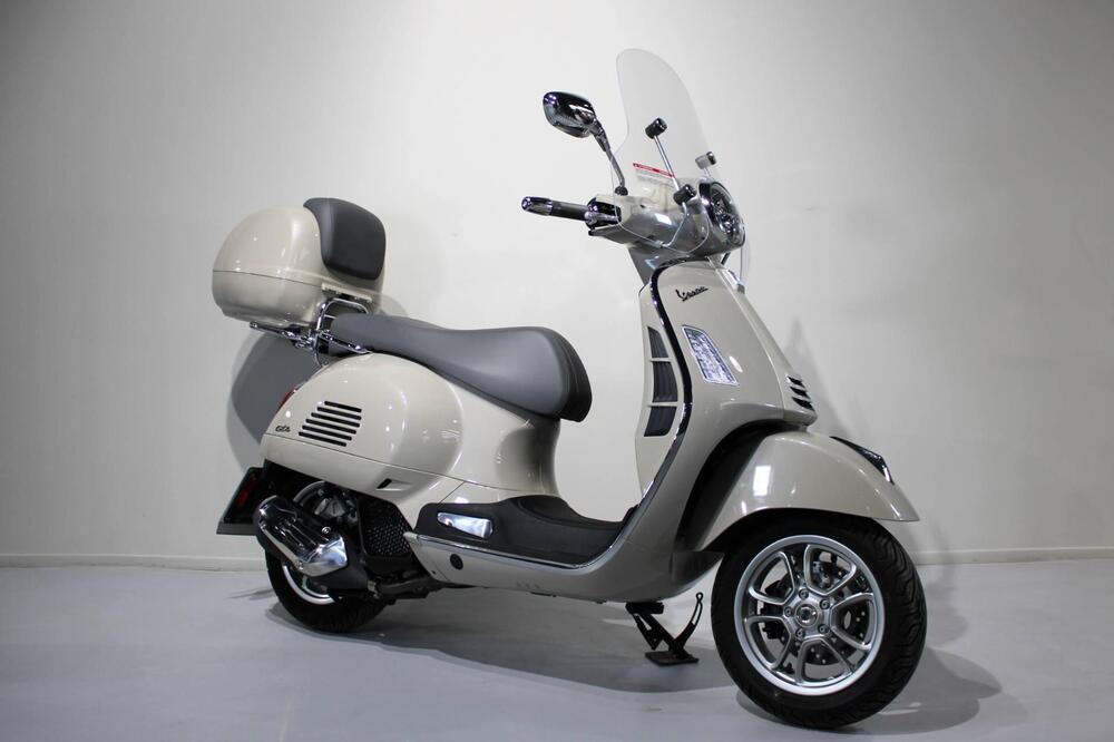 Vespa GTS 125 (2021 - 24) (2)