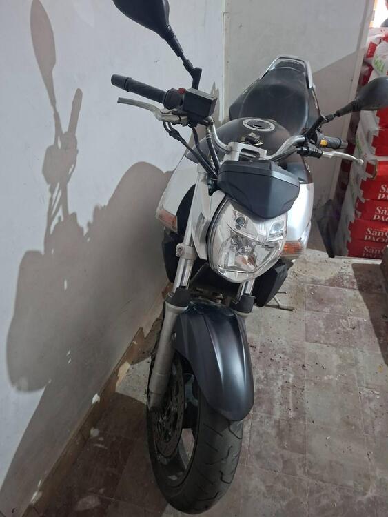 Suzuki GSR 600 (2006 - 11) (3)