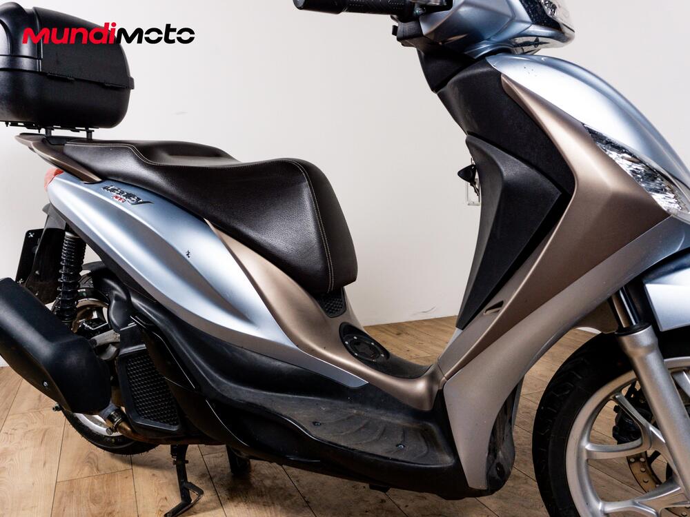 Piaggio Liberty 125 S i-get ABS (2016) (5)