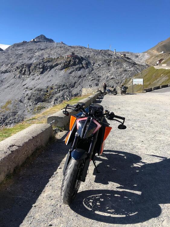 KTM 1290 Super Duke R (2021) (2)