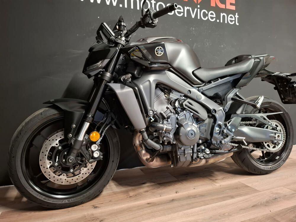 Yamaha MT-09 Y-AMT (2024 - 25) (2)