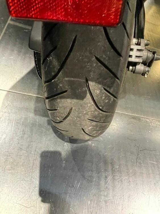 Yamaha T-Max 560 (2022 - 24) (4)