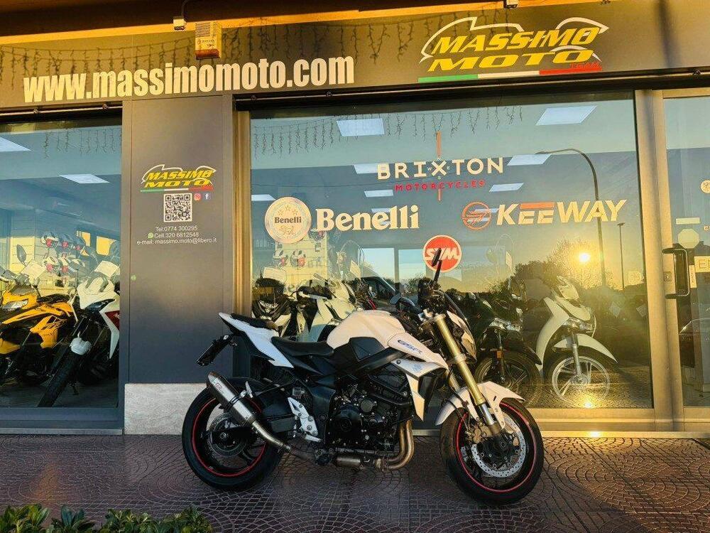 Suzuki GSR 750 (2010 - 15) (2)