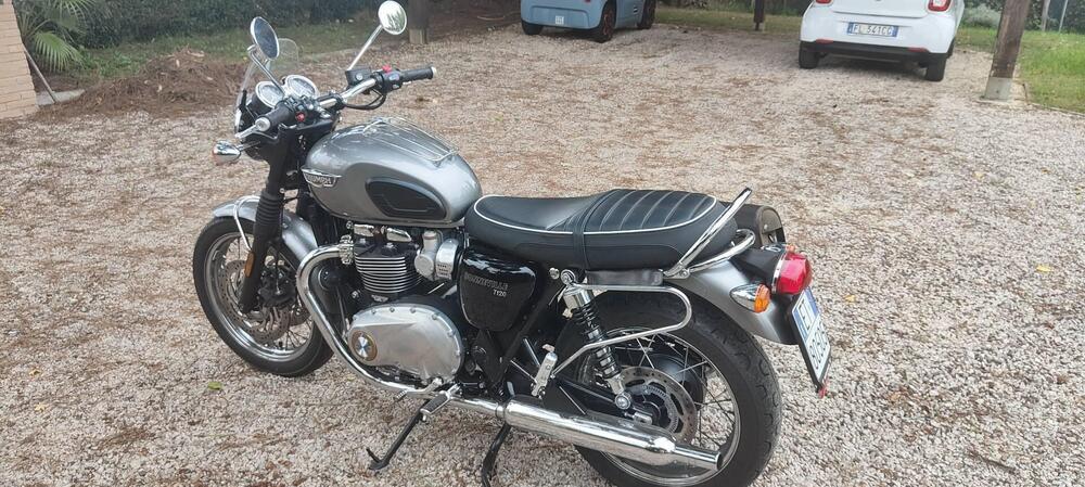 Triumph Bonneville T120 (2021 - 25) (2)
