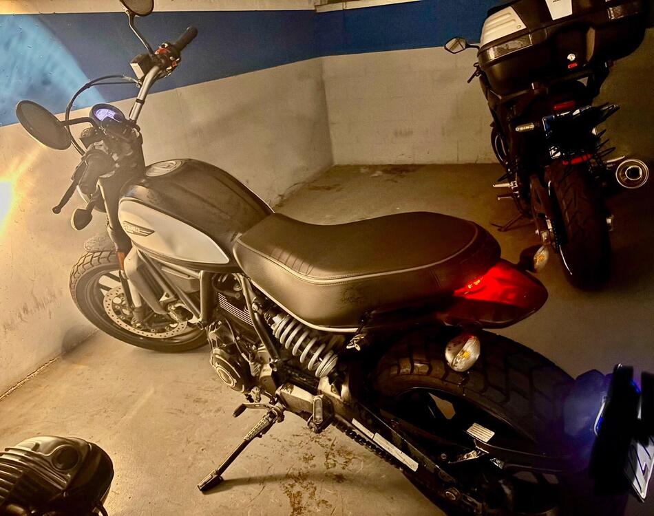 Ducati Scrambler 800 Icon Dark (2021 - 22) (3)