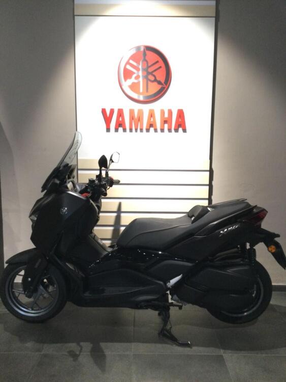 Yamaha X-Max 300 Tech Max (2021 - 24) (2)