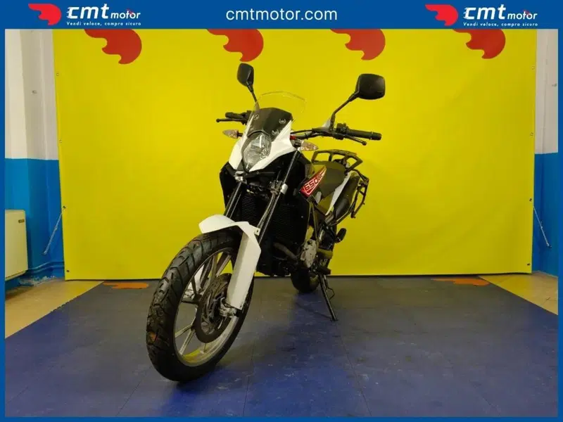Husqvarna TR 650 Strada ABS (2012 - 13) (2)