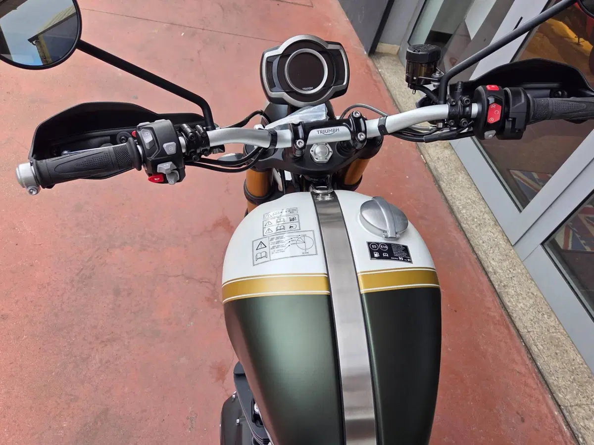 Triumph Scrambler 1200 XE (2026) (17)