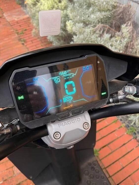 Piaggio 1 Active (2022 - 25) (2)