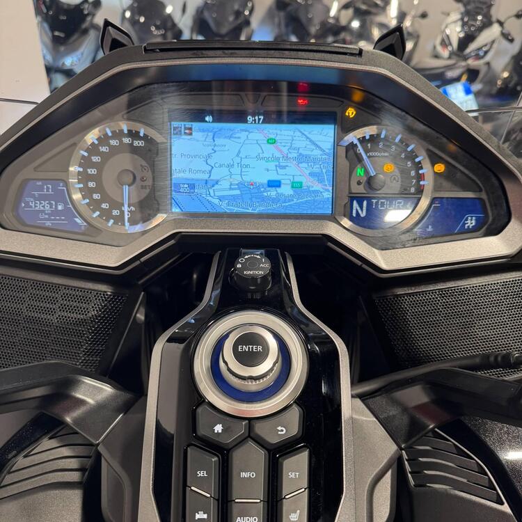 Honda GL 1800 Gold Wing Tour DTC (2018 - 20) (4)