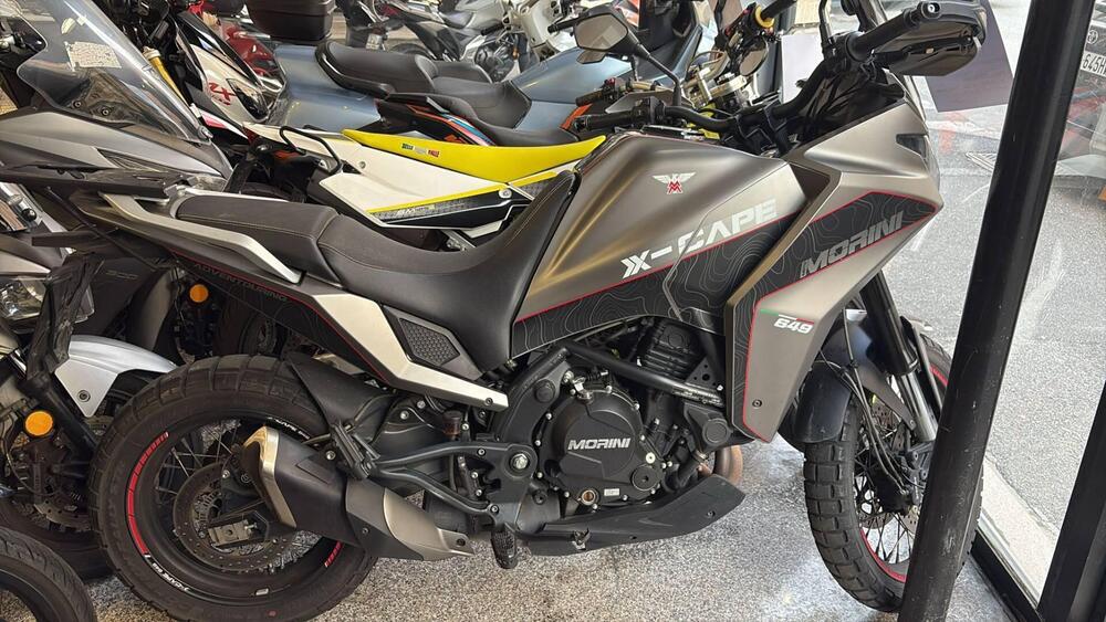 Moto Morini X-Cape 650 (2021 - 25) (2)