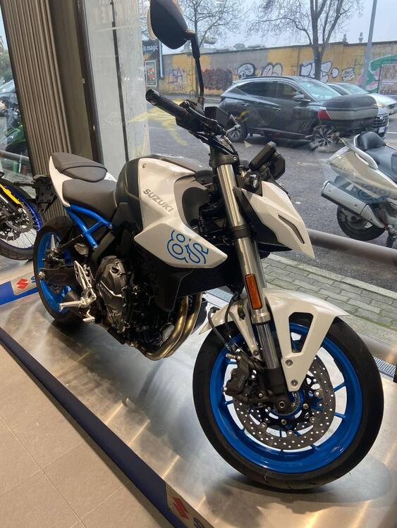 Suzuki GSX-8S (2023 - 24) (4)