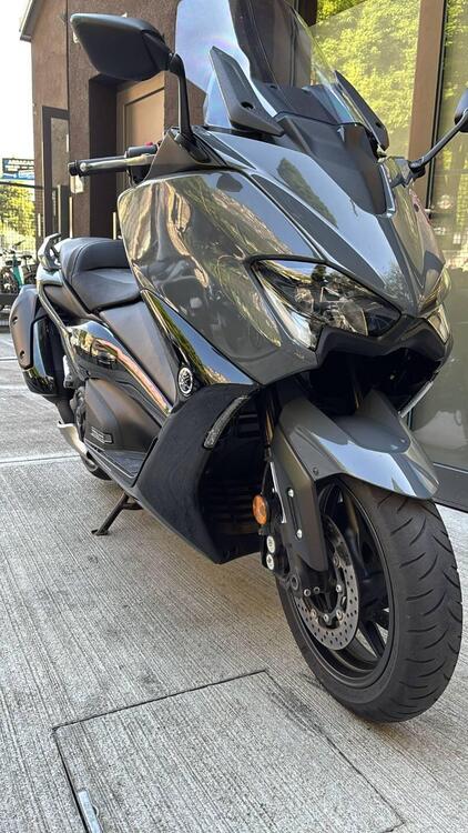 Yamaha T-Max 560 Tech Max (2021) (2)