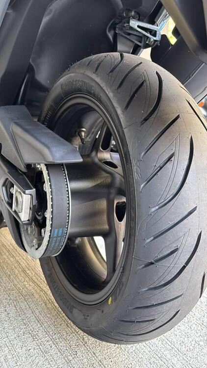 Yamaha T-Max 560 Tech Max (2021) (4)