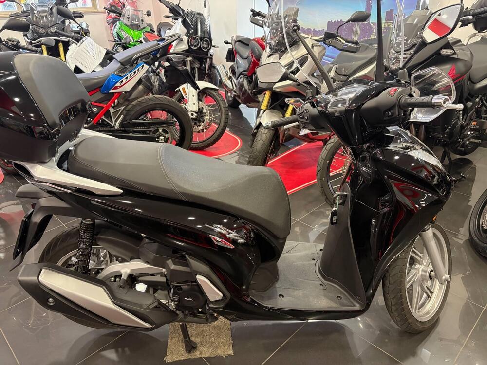 Honda SH 350 (2021 - 24) (2)