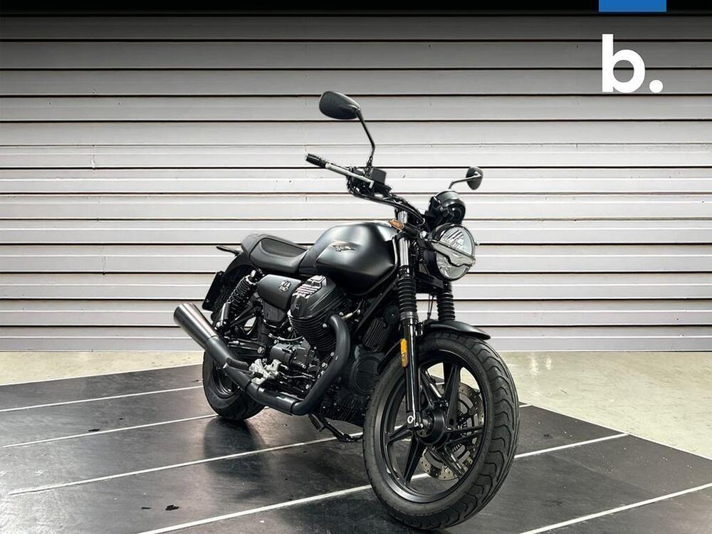 Moto Guzzi V7 Stone (2021 - 24)