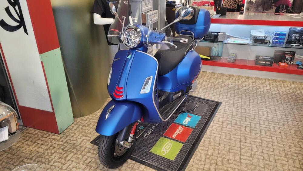 Vespa GTS 300 Super Sport Hpe (2021 - 22) (4)