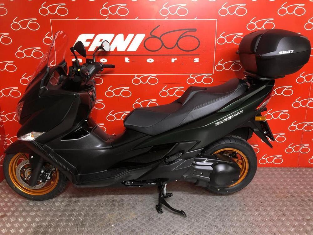 Suzuki Burgman 400 (2025) (3)