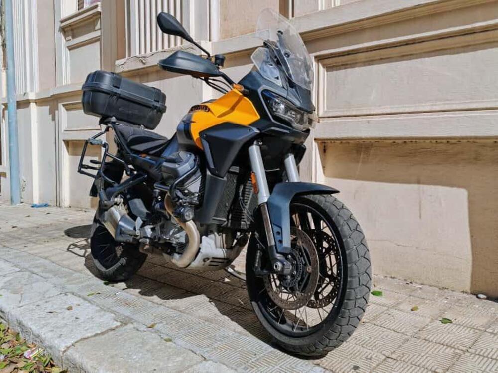 Moto Guzzi Stelvio (2024 - 25)