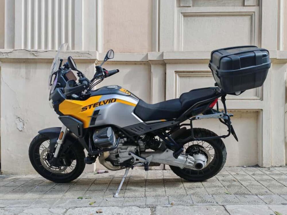 Moto Guzzi Stelvio (2024 - 25) (2)