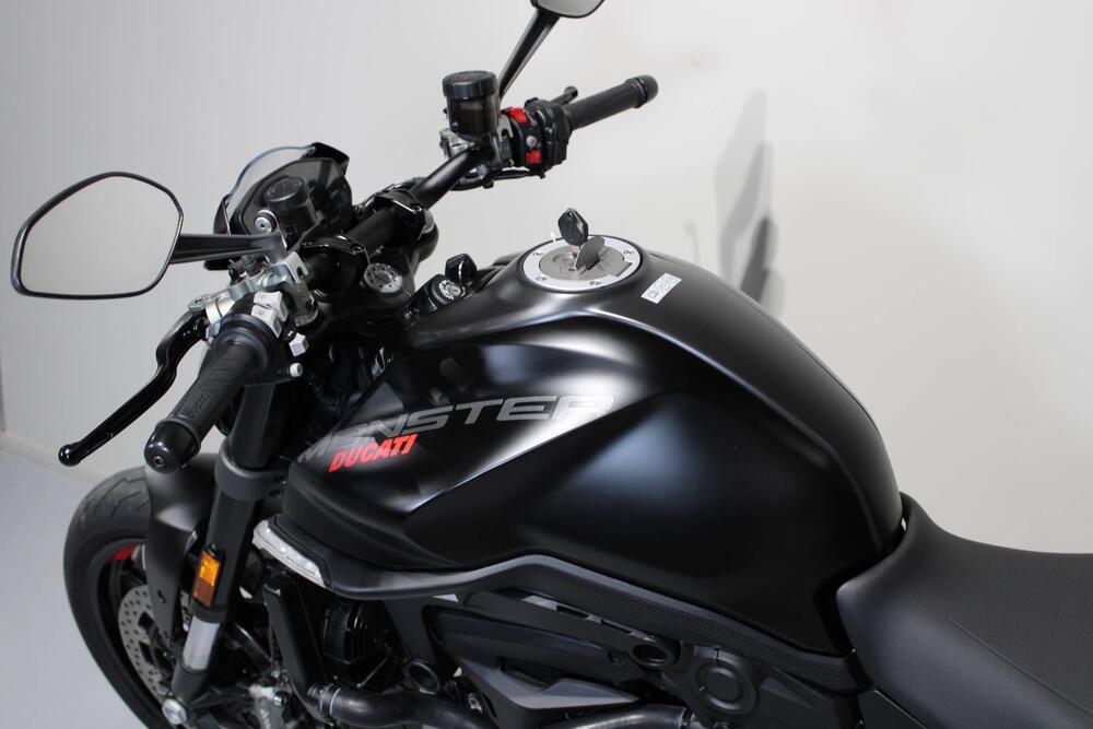 Ducati Monster 937 (2021 - 25) (5)